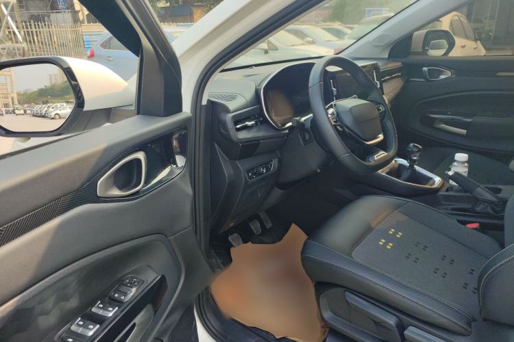 Used Baojun RM-5 2019 1.5T Manual Elite Version with 24-Hour Online Service 6 Seats