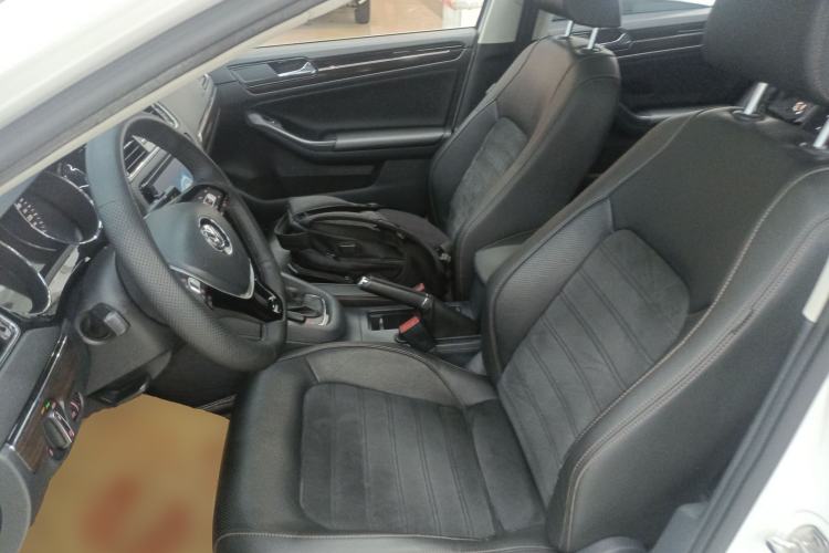 Used Volkswagen Sagitar 2015 230TSI Automatic Luxury Model Left Front Seat