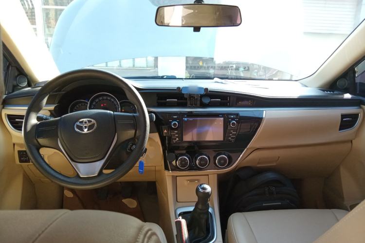 Used Toyota Corolla 2014 1.6L Manual GL Center Console