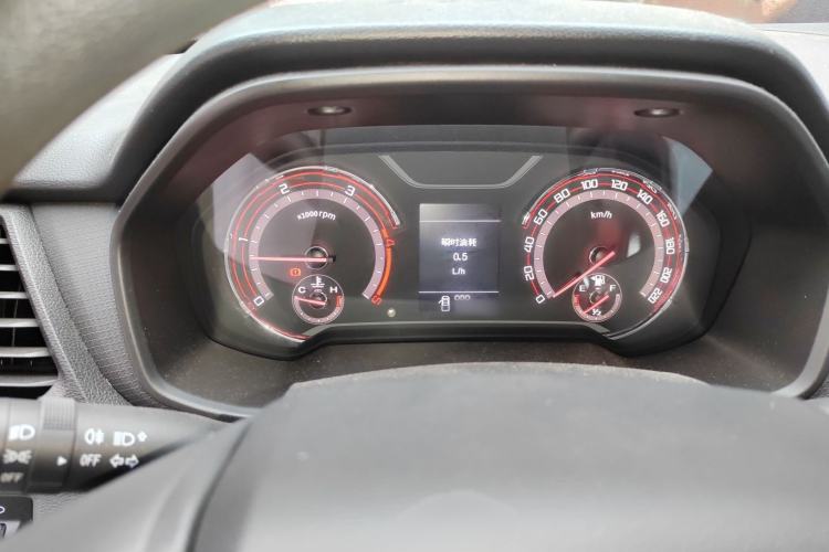 Used SAIC MAXUS T60 2020 2.0T Diesel Manual Two-Wheel Drive High-Ride Pioneer Edition Standard Cab China VI
