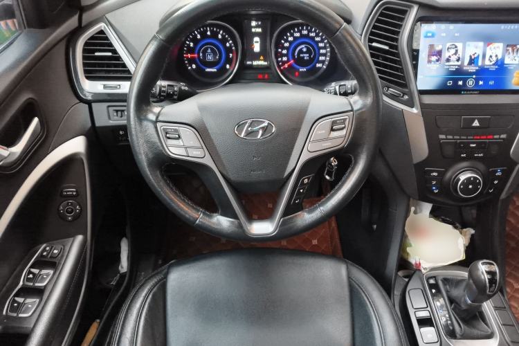 Used Hyundai Santa Fe 2013 2.4L Automatic 4x4 Comfort Edition Steering Wheel