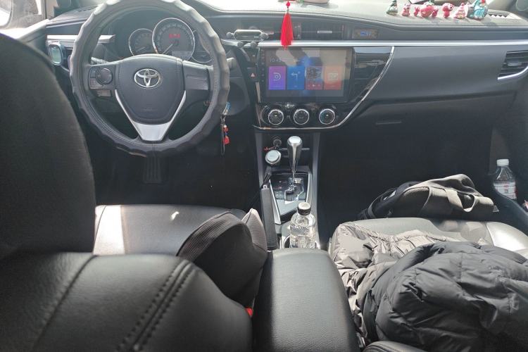 Used Toyota Corolla 2017 Revised Version 1.6L S-CVT GL Center Console