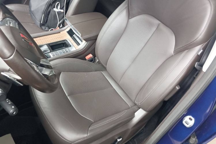 Used Roewe RX8 2018 30T Smart Connectivity Two-Wheel Drive Flagship Edition
