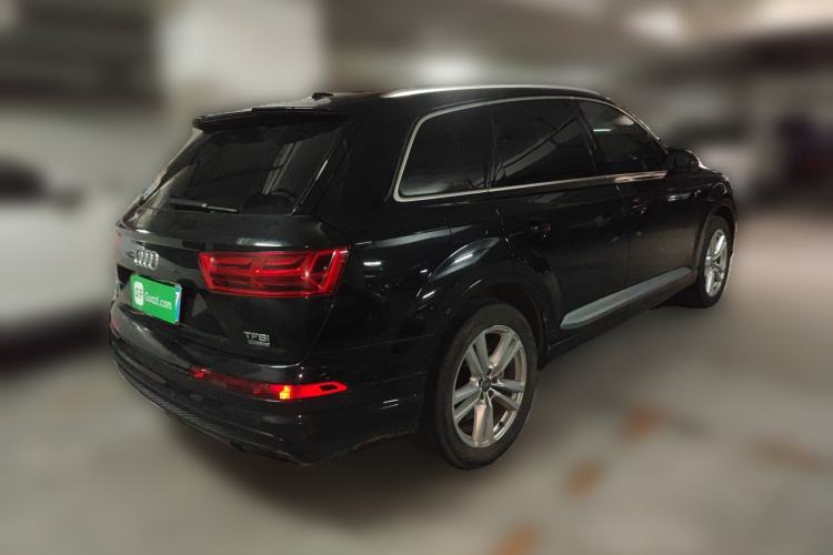 Used Audi Q7  Rear Right 45 Deg