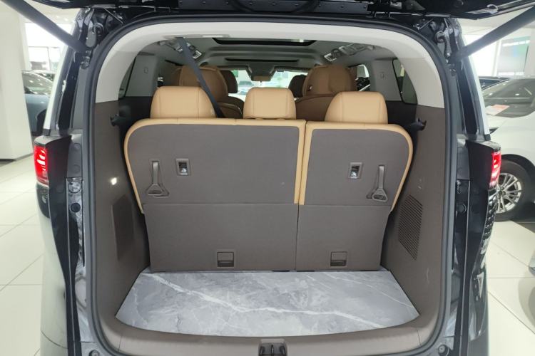 Used Denza D9 2023 DM-i 965 Luxury Model