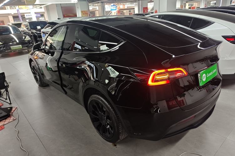 Used Tesla Model Y 2023 Long-Range All-Wheel-Drive Version