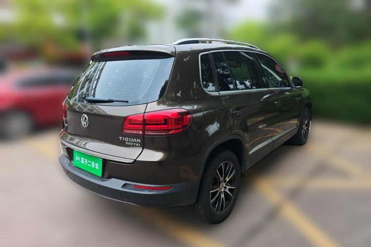 Used Volkswagen Tiguan 2016 300TSI Automatic All-Wheel Drive Luxury Edition Rear Right 45 Deg