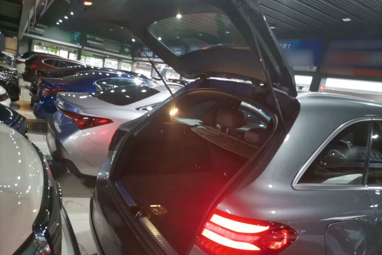 Used Mercedes-Benz GLC 2017 GLC 260 4MATIC Dynamic Edition Trunk