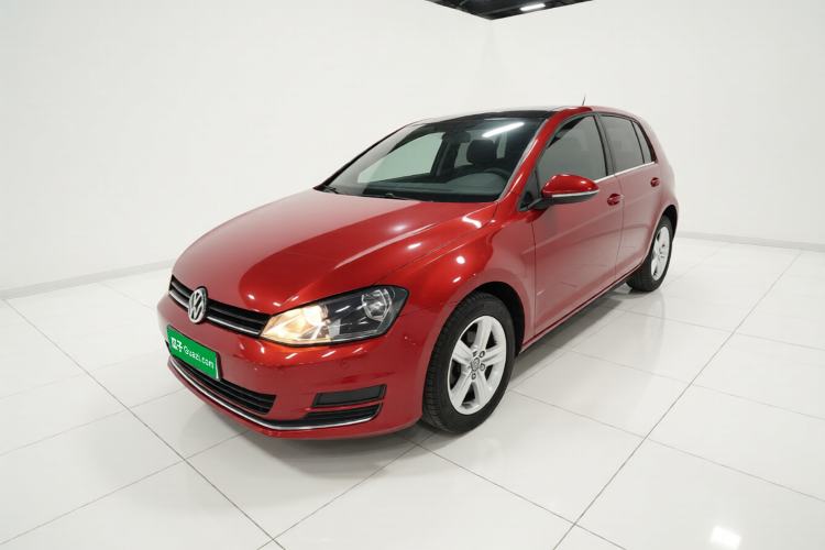 Used Volkswagen Golf 2015 1.4TSI Automatic Comfort Model Front Left 45 Deg