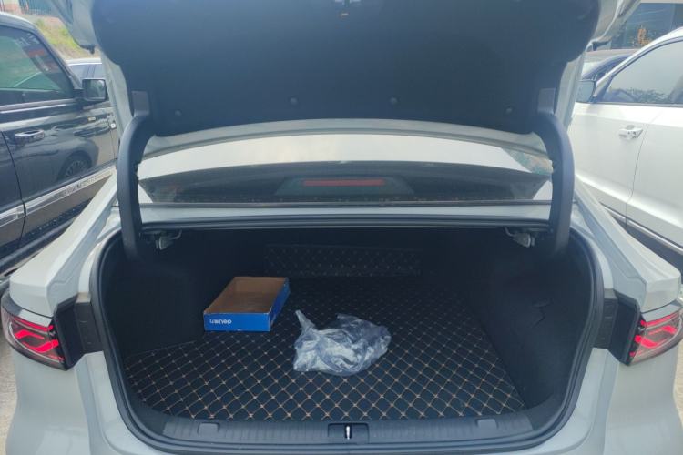 Used Chery Fengyun A8L 2025 1.5 TGDI 145 km Luxury Version
