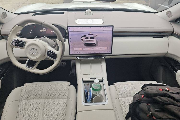 Used Zeekr 7X 2025 100 kWh Long-Range Rear-Wheel Drive with Intelligent Driving Features
