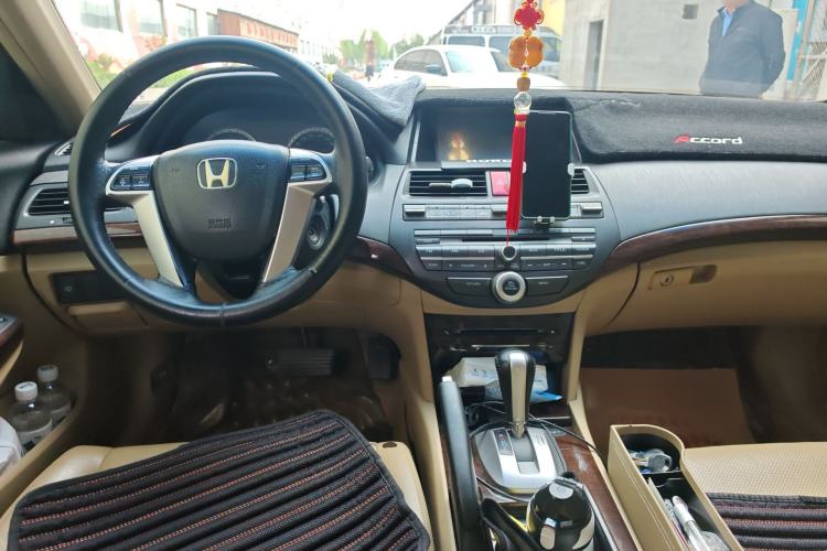 Used Honda Accord 2013 2.0L SE Center Console