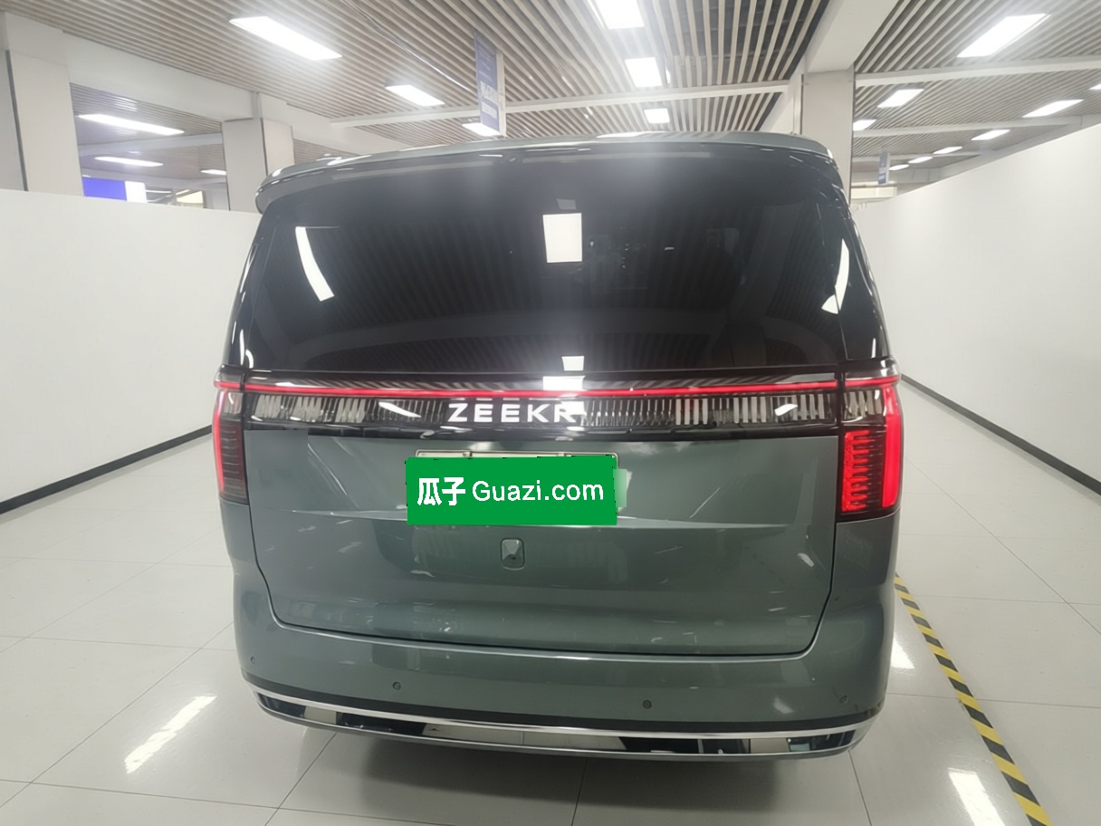 Zeekr 009 2024 7-Seater Walk-Through Version Four-Wheel Drive 108 kWh — снимка 5