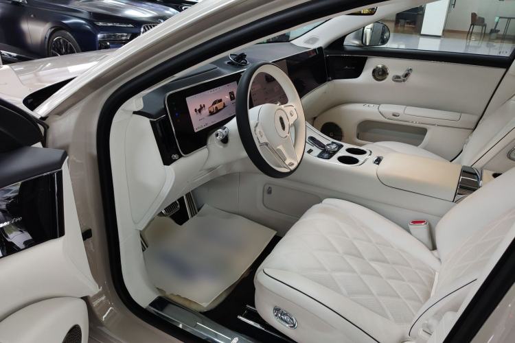 Used Hima S800 2025 Model, Range-Extended Starlight Executive Edition, 4 Seats Driver Seat