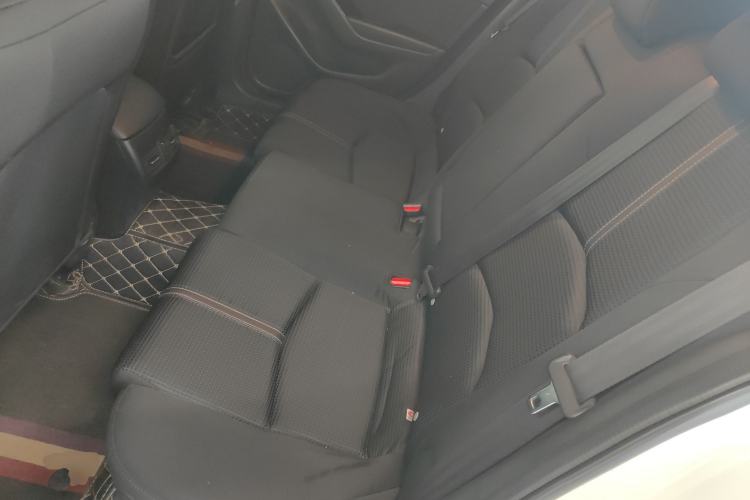 Used Mazda 3 Axela 2017 Sedan 1.5L Automatic Luxury Model Emission Standard China V
