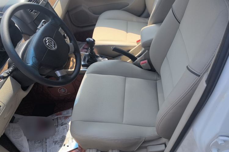 Used Buick Excelle 2015 1.5L Manual Classic Trim
