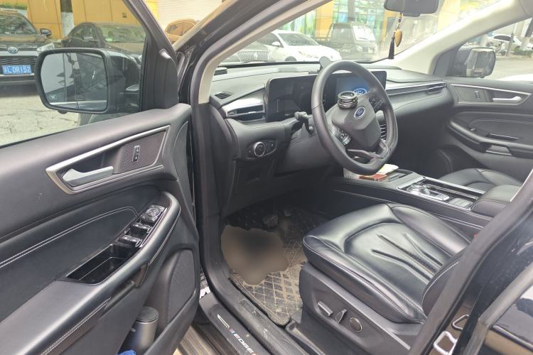 Used Ford Edge 2021 PLUS EcoBoost 245 Two-Wheel-Drive Platinum Edition 5 Seats Driver Seat