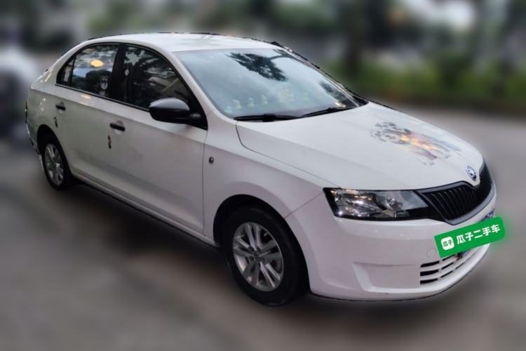 Used Skoda Rapid 2016 1.4L Manual Front-Wheel Drive Model Front Right 45 Deg