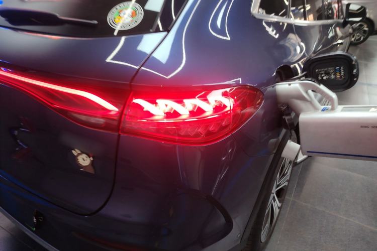 Used Mercedes-Benz EQE SUV 2023 350 4MATIC Luxury Edition Exterior 3