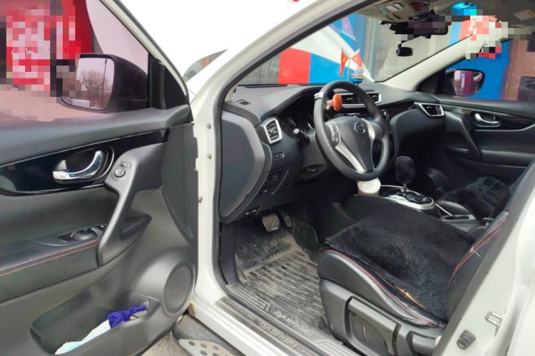 Used Nissan Qashqai 2016 2.0L CVT Elite Edition Driver Seat