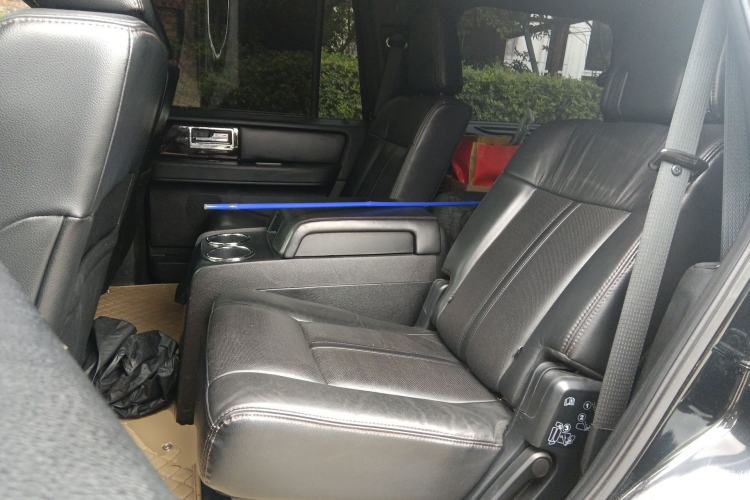 Used Lincoln Navigator 2016 3.5T AWD Left Rear Seat
