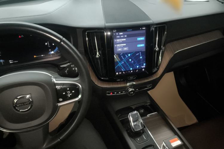 Used Volvo XC60 2022 B5 4x4 Smart Luxury Edition