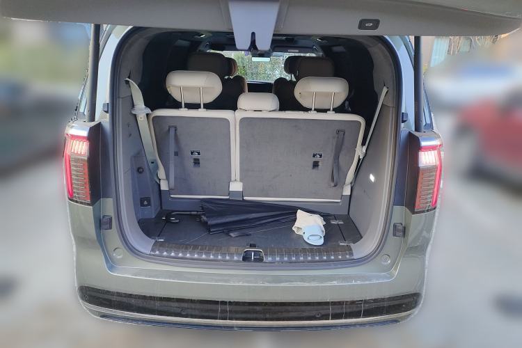 Used Zeekr 009 2024 7-Seater Walk-Through Version Four-Wheel Drive 108 kWh Trunk