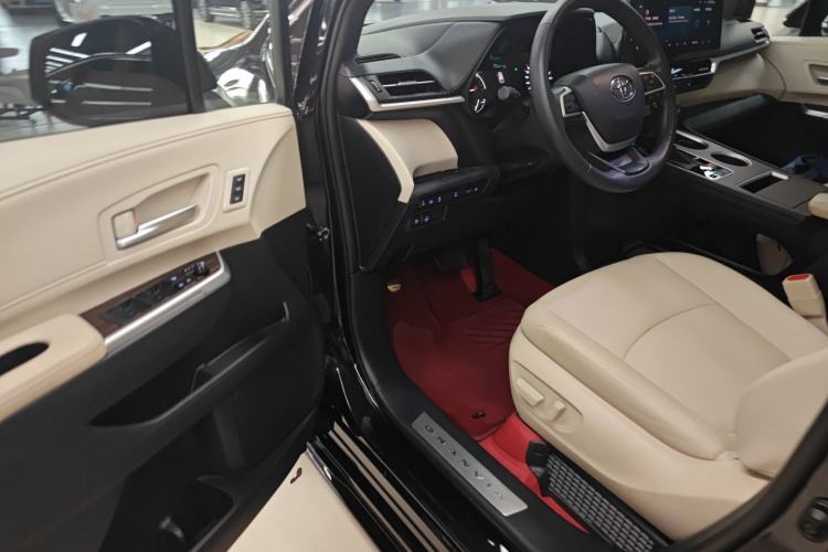 Used Toyota Granvia 2022 2.5L Hybrid Premium Edition