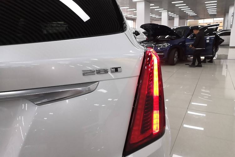 Used Cadillac XT5 2021 28T Luxury Model