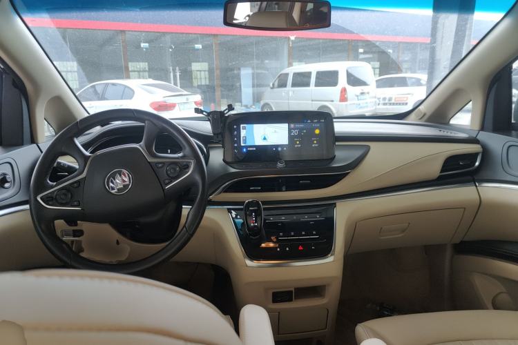 Used Buick GL8 2023 Land Executive Class 652T Luxury Model Center Console