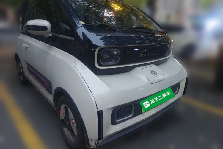 Used Baojun KiWi EV 2021 Artist Model Ternary Lithium Front Right 45 Deg