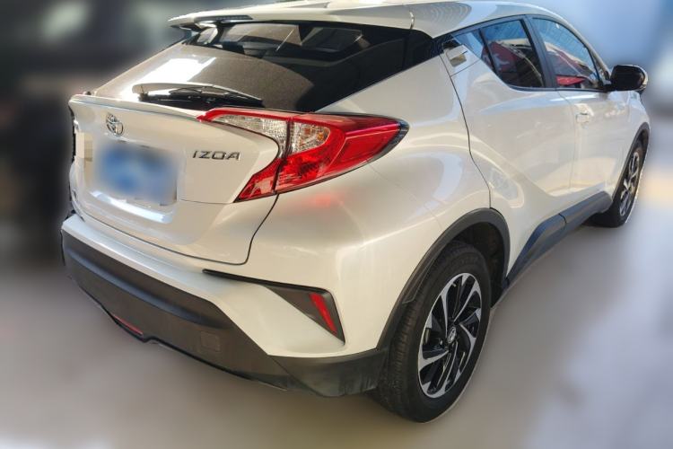 Used Toyota IZOA 2018 2.0L Yichi Version China VI Standard