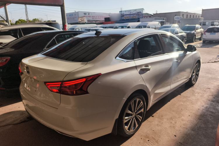 Used CHANGAN Raeton CC 2018 1.5T Automatic Zhiya Model China V Standard
