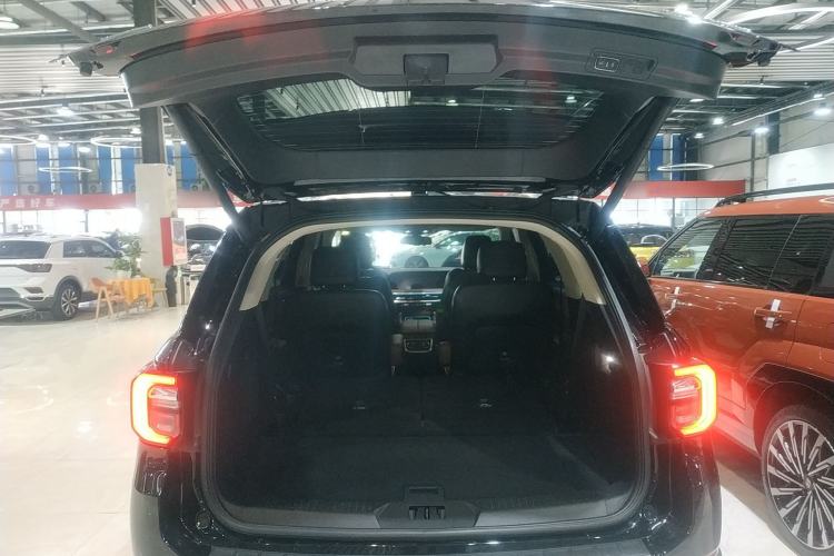 Used Ford Explorer 2023 EcoBoost 285 Four-Wheel Drive Titanium Edition 6 Seats