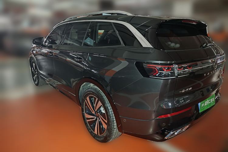 Used Volkswagen Tavendor 2024 380TSI All-Wheel-Drive R-Line Cruise Premium Edition Rear Left 45 Deg