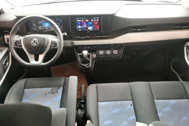 Used Dongfeng Yufeng Yufeng 2023 V9+ 2.0T Manual Front-Drive Multi-Function Short-Chassis Mid-Height 5/6-Seater