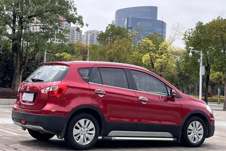 Used Suzuki S-Cross 2014 1.6L CVT Two-Wheel Drive Elite Version
