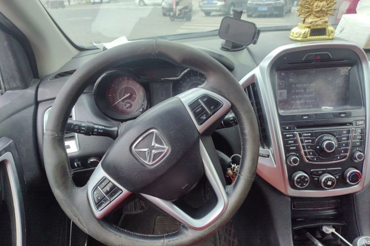Used JMC Yusheng S350 2013 2.0T Manual 4x4 Gasoline Luxury Edition 5 Seats Steering Wheel