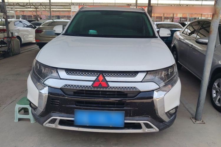Used Mitsubishi Outlander 2019 2.4L 4x4 Zhi Xiang Edition 7 Seats China V Emission Standard
