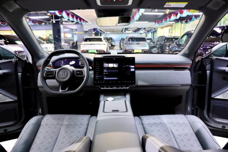 Used Zeekr 7X 2025 100 kWh Long-Range Rear-Wheel Drive with Intelligent Driving Features