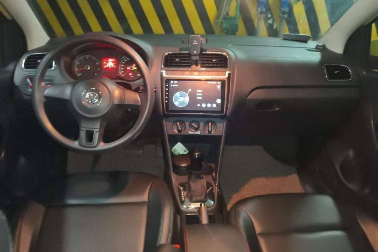 Used Volkswagen Polo 2011 1.4L Automatic ZhiShang Version Center Console