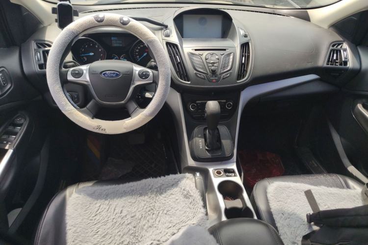 Used Ford Kuga 2015 1.5L GTDi Two-Wheel-Drive Comfort Model Center Console