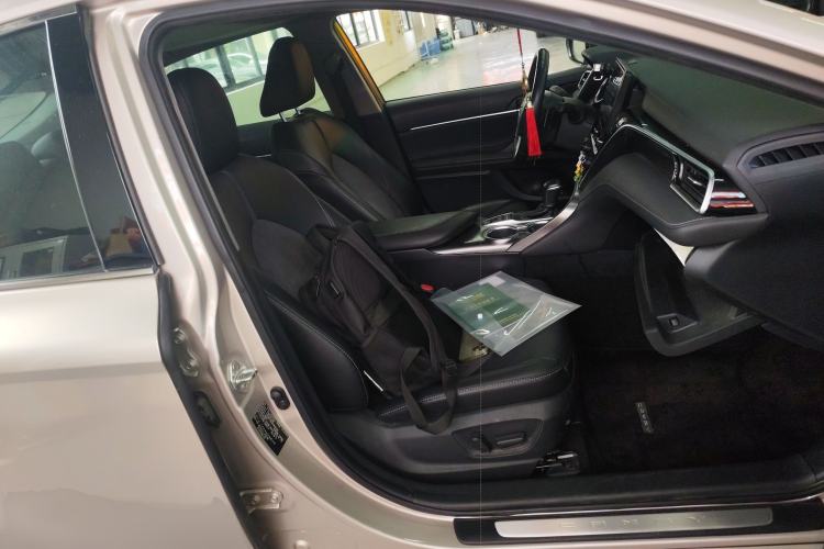 Used Toyota Camry 2021 2.0S FENGSHANG Edition
