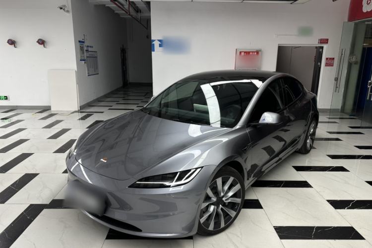 Used Tesla Model 3 2023 Long-Range All-Wheel-Drive Version