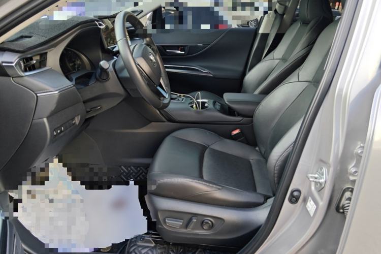 Used Toyota Venza 2022 Dual-Engine 2.5L CVT Two-Wheel Drive Prestige Edition Left Front Seat