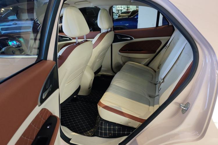 Used ORA Good Cat 2023 401 km Standard Range Premium Version Lithium Iron Phosphate
