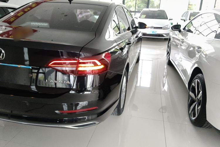 Used Volkswagen Lavida 2021 1.5L Automatic Comfort Edition Right Rear Taillight