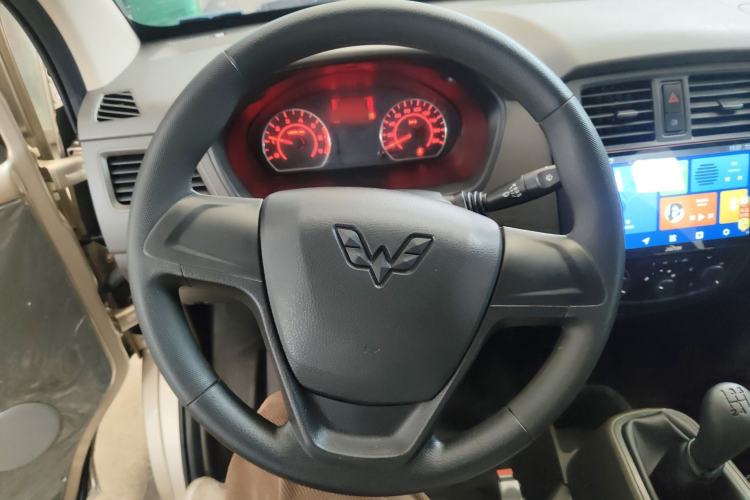 Used Wuling Rongguang S 2023 1.5L Base Version 5/7 Seats Steering Wheel