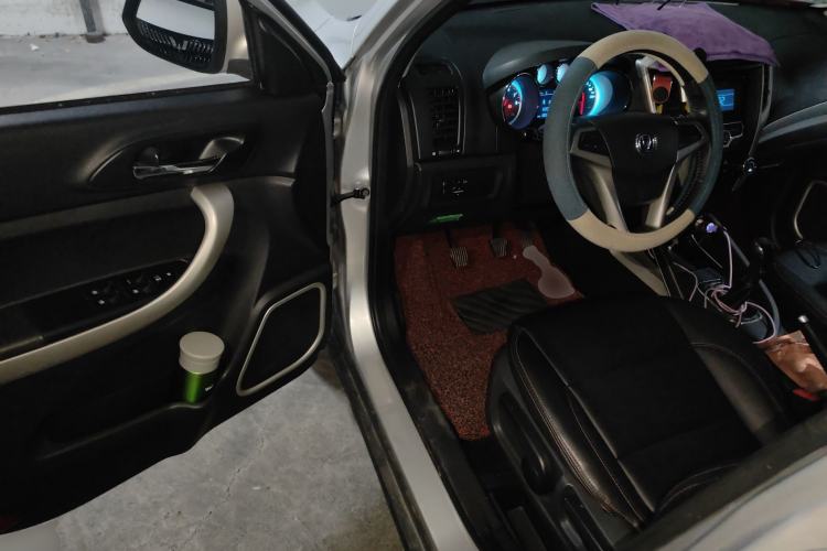 Used Changan CS35 2014 1.6L Manual Luxury Model China IV Standard
