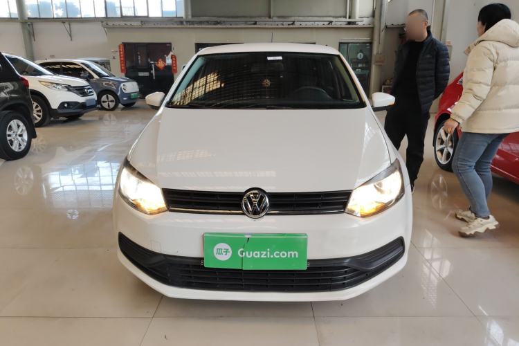 Used Volkswagen Polo 2016 1.4L Manual Fashion Model Front